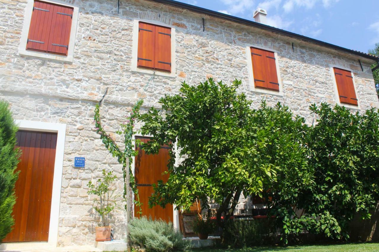Ferienwohnung Old House Sveti Filip i Jakov Exterior foto
