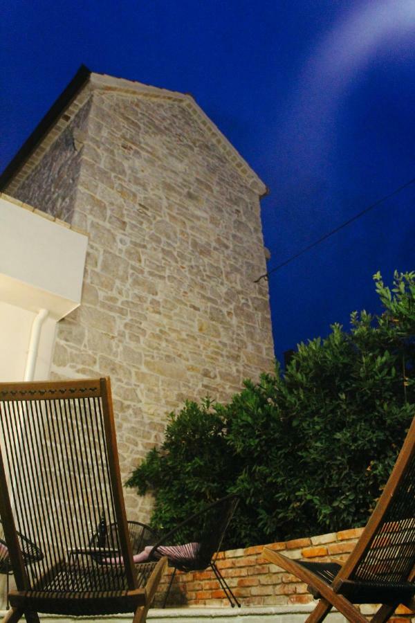 Ferienwohnung Old House Sveti Filip i Jakov Exterior foto